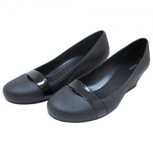 Туфли 202316-060, цвет черный, размер 37 (W7) Crocs. Цвет: черный