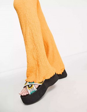 Оранжевые прямые плиссированные брюки в винтажном стиле Reclaimed Vintage. Цвет: оранжевый