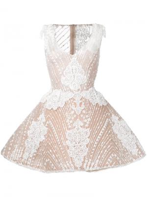 Расклешенное платье с блестящей отделкой Nedret Taciroglu Couture. Цвет: белый