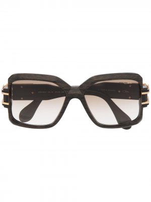 Солнцезащитные очки в массивной квадратной оправе Cazal. Цвет: коричневый