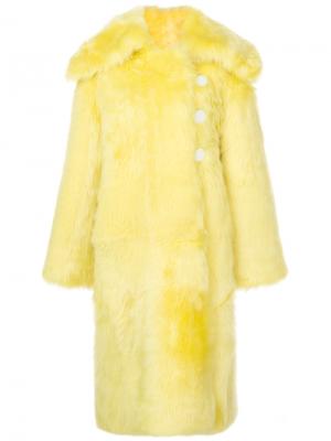 Шуба из овчины в стиле оверсайз Wanda Nylon. Цвет: жёлтый и оранжевый