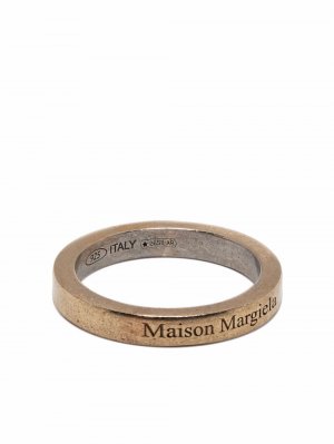 Серебряный браслет с гравировкой логотипа Maison Margiela. Цвет: золотистый