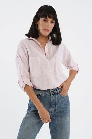 Светло-розовая длинная рубашка Comfortable Fit с карманами 75355-203 CROSS JEANS