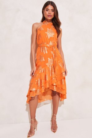 Многослойное платье миди с вырезом через шею и поясом , оранжевый Lipsy