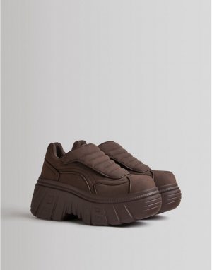 Шоколадно-коричневые кроссовки на массивной подошве -Коричневый цвет Bershka