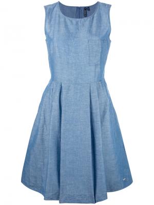 Джинсовое расклешенное платье Woolrich. Цвет: синий