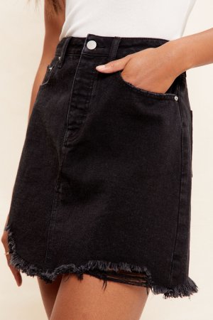 Летняя джинсовая мини-юбка с расклешенным эффектом , черный Friends Like These