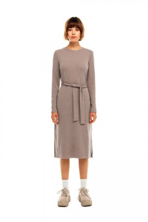 Платье-свитер с боковыми разрезами и поясом befree. Цвет: бежевый
