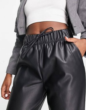 Черные широкие брюки из искусственной кожи Urban Bliss
