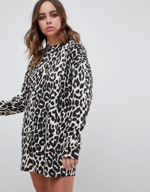 Платье-футболка с длинными рукавами и леопардовым принтом -Мульти Motel