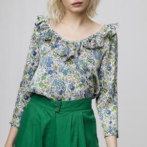 Блузка с круглым вырезом воланом и цветочным рисунком COMPANIA FANTASTICA. Цвет: рисунок зеленый/фон белый